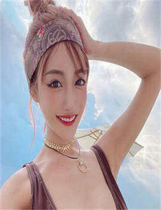 边摸边吃奶边做带声音